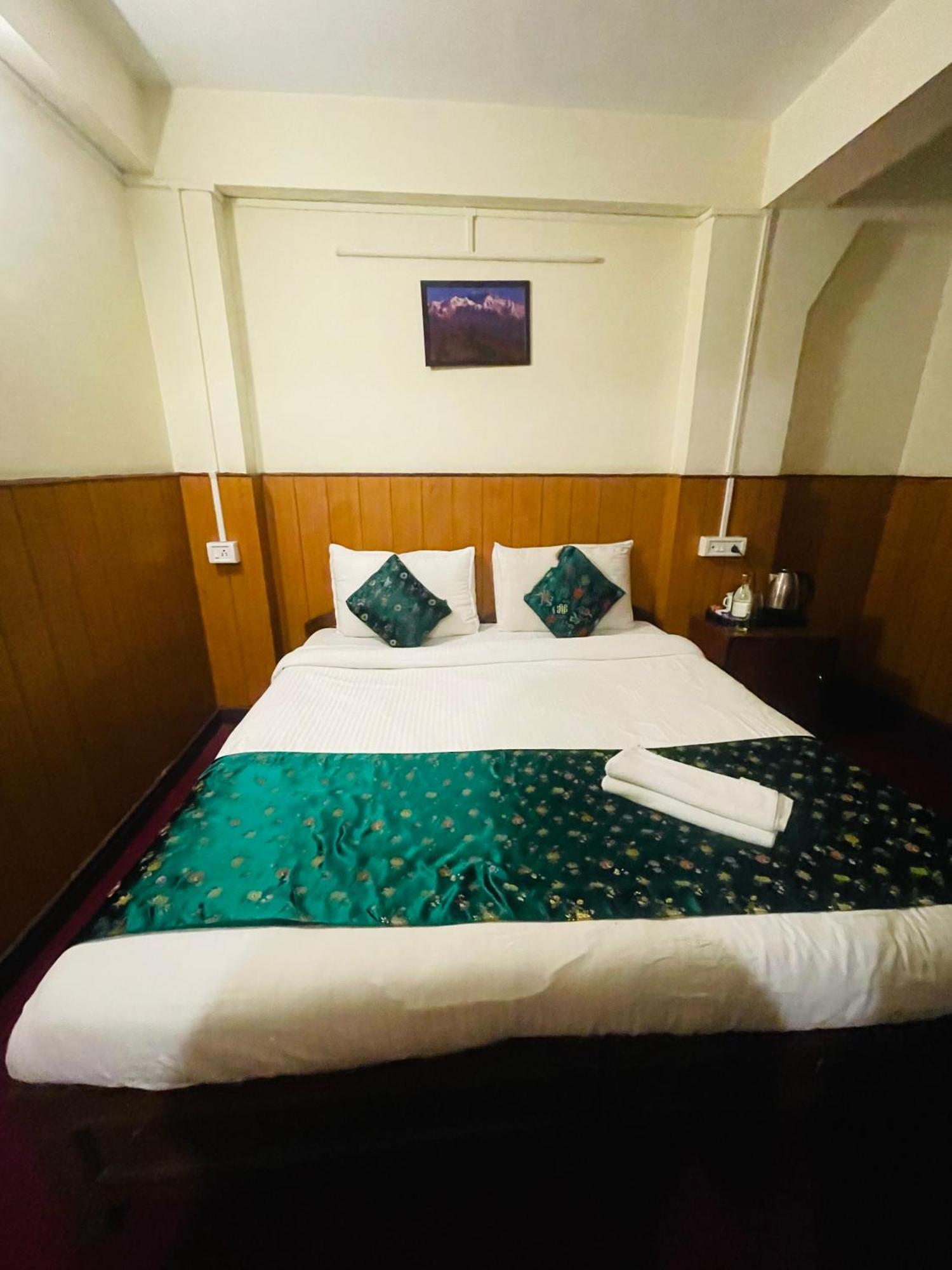 Hotel Palm Street Near Taj Agra  Ngoại thất bức ảnh